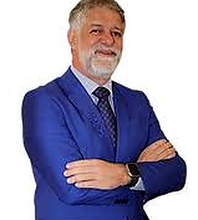 Dr. Marcello Roza — Especialista en Odontología Veterinaria